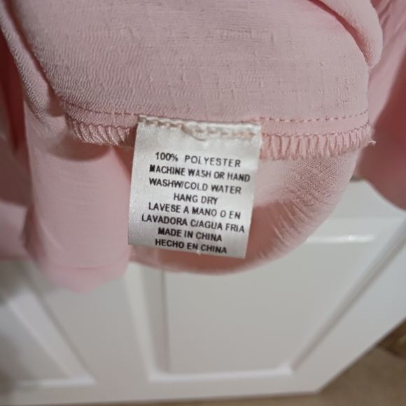 Light pink Cozy Co. by Cozy Casual button front blouse with rolled sleeves size - Picture 9 of 11